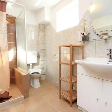Вилла Luxury With A Swimming Pool Manjadvorci, Marcana - 7731 Барбан