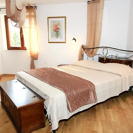 Luxury With A Swimming Pool Manjadvorci, Marcana - 7731 Вилла