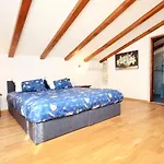 Luxury With A Swimming Pool Manjadvorci, Marcana - 7731 Vila