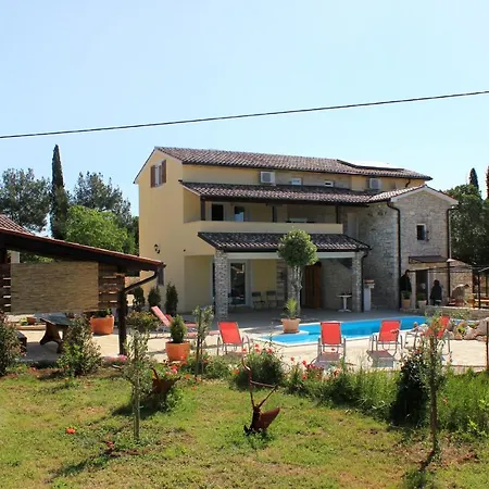 Luxury With A Swimming Pool Manjadvorci, Marcana - 7731 Vila